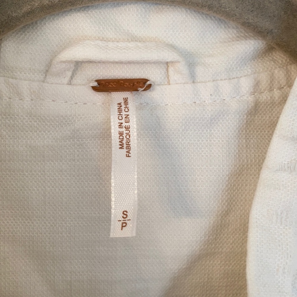 NEW Free People Distressed White Denim Jacket - Picture 9 of 11